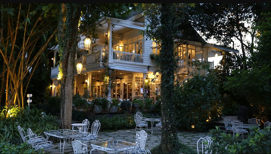 Chivit Thamma Da Coffee House, Bistro & Bar