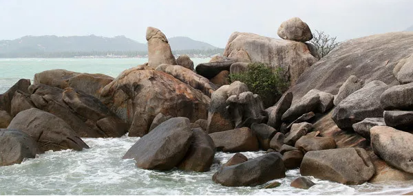 阿公阿母石(Hin Ta Hin Yai)